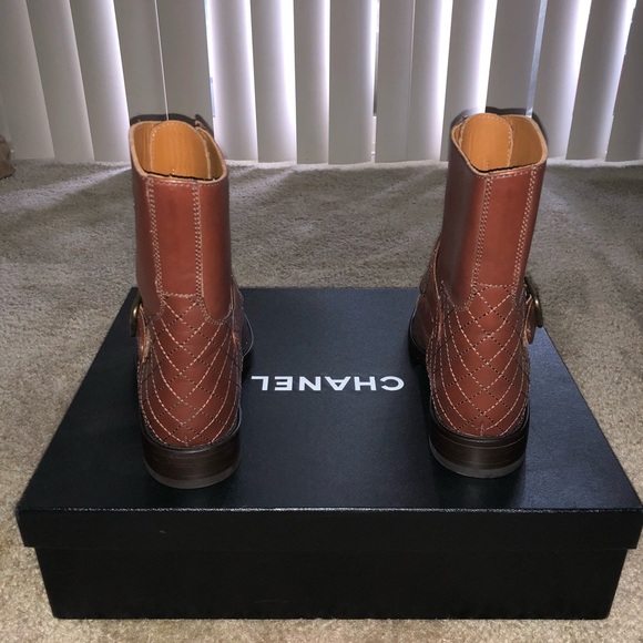 New women’s Chanel Ankle riding boots - Picture 2 of 6